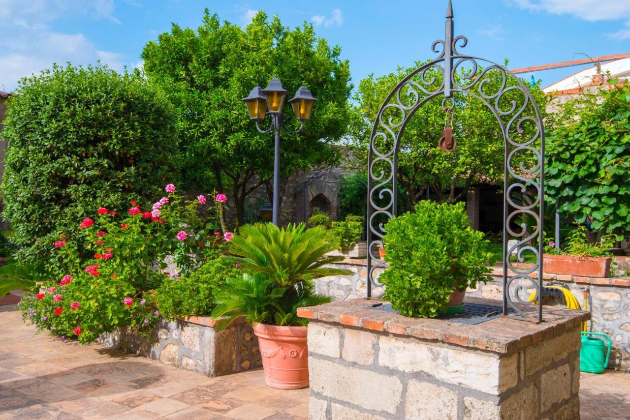 ミントゥルノ Torre Caetana Bed & Breakfast エクステリア 写真