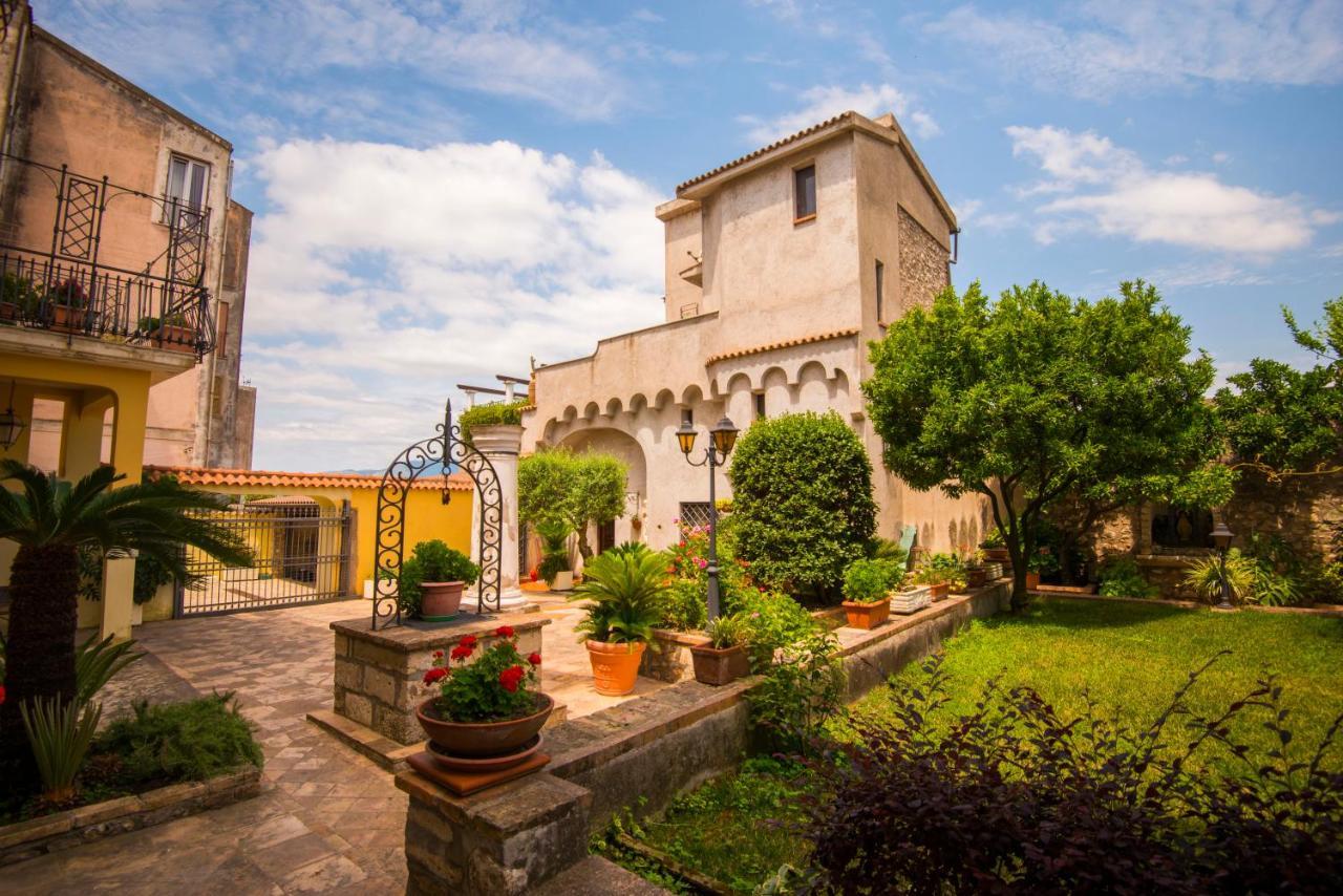 ミントゥルノ Torre Caetana Bed & Breakfast エクステリア 写真