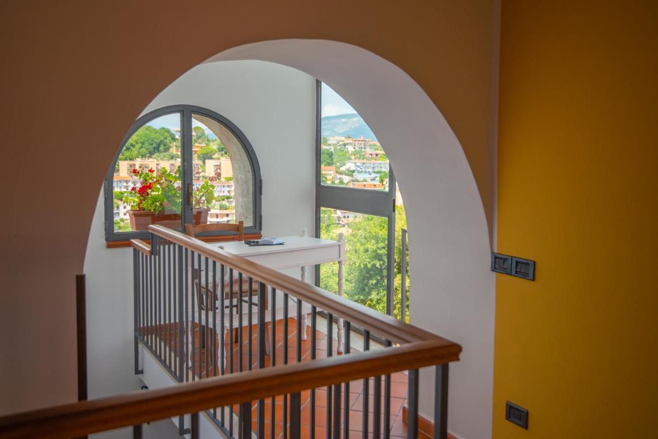 ミントゥルノ Torre Caetana Bed & Breakfast エクステリア 写真