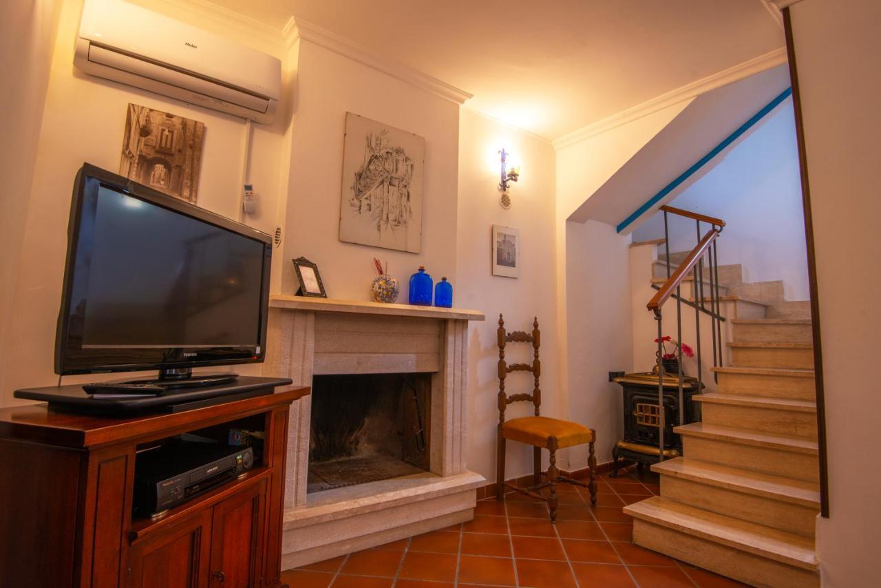 ミントゥルノ Torre Caetana Bed & Breakfast エクステリア 写真