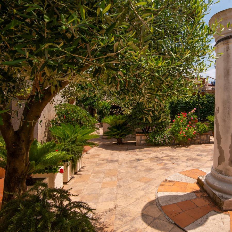 ミントゥルノ Torre Caetana Bed & Breakfast エクステリア 写真